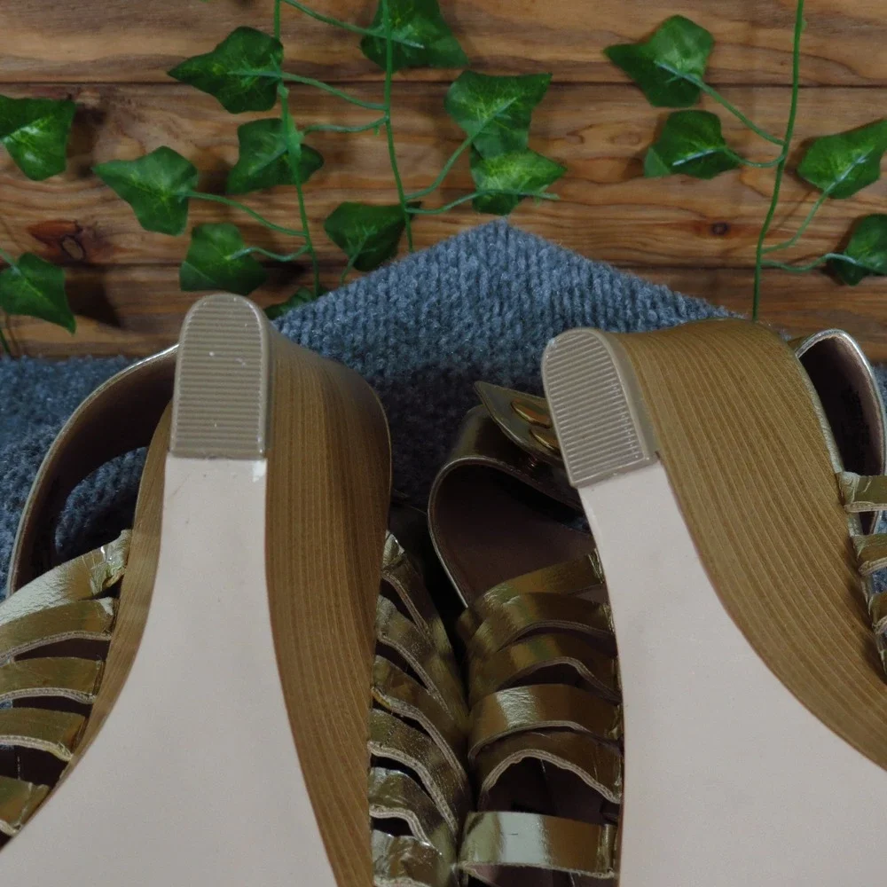 Kendall & Kylie Madden Girl Backupp Womens Wedge Sandals Size 8.5 Evening Gold